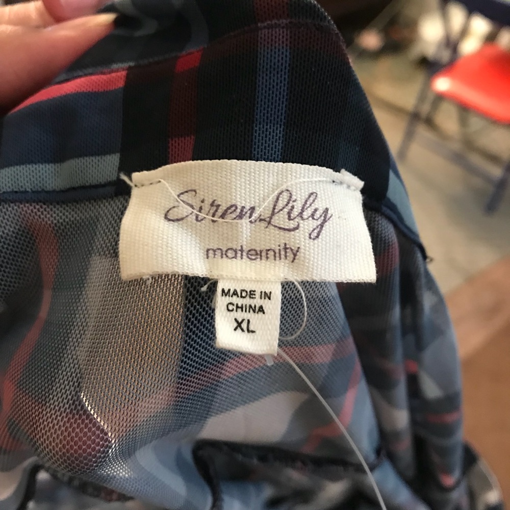 Women’s Maturity button down - Picture 3 of 4